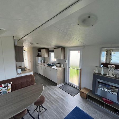 Ormesby Beach Haven: Pet-Friendly Family Retreat Great Yarmouth Exterior photo